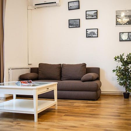 Real Apartments Lovag Budapest Extérieur photo