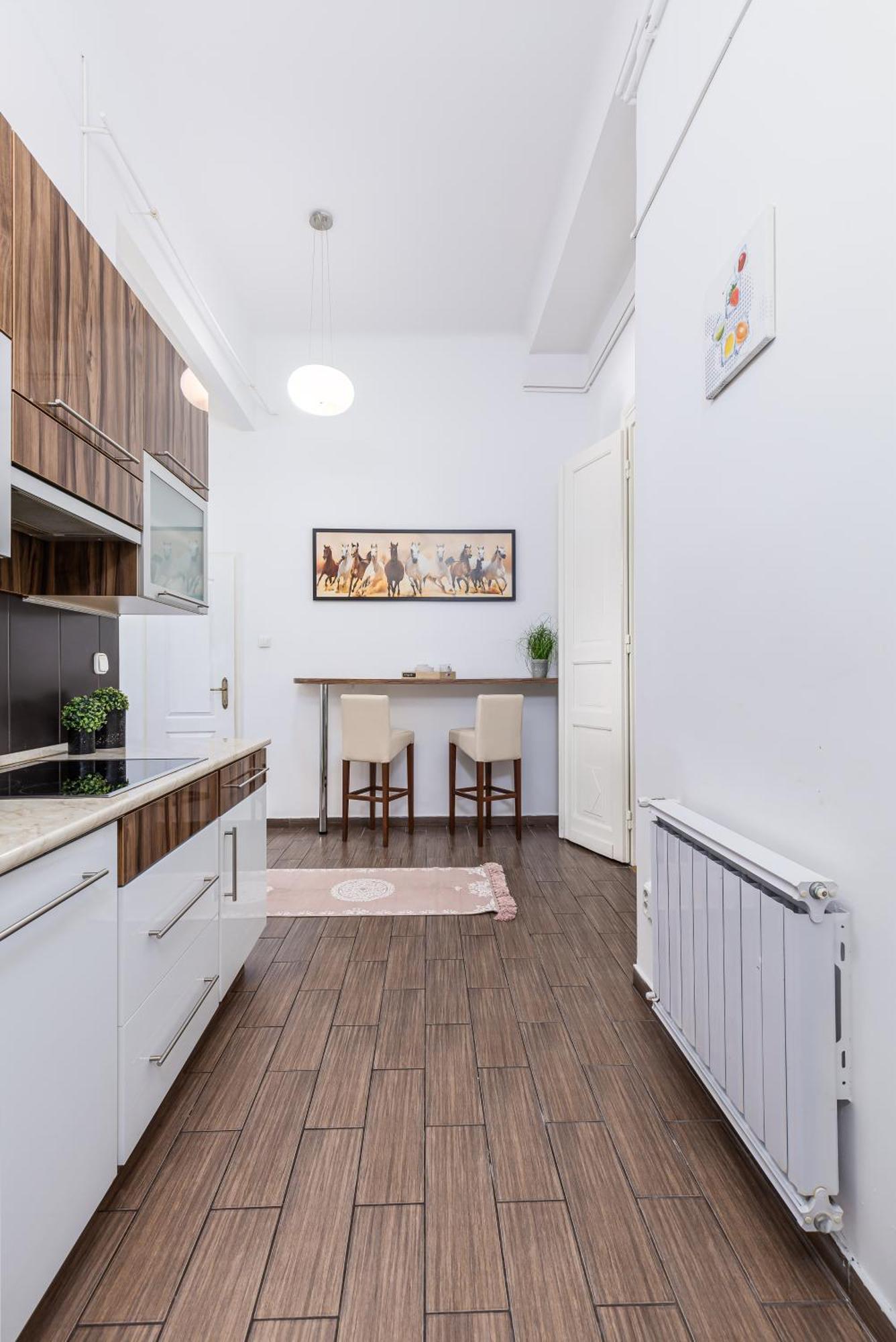 Real Apartments Lovag Budapest Extérieur photo