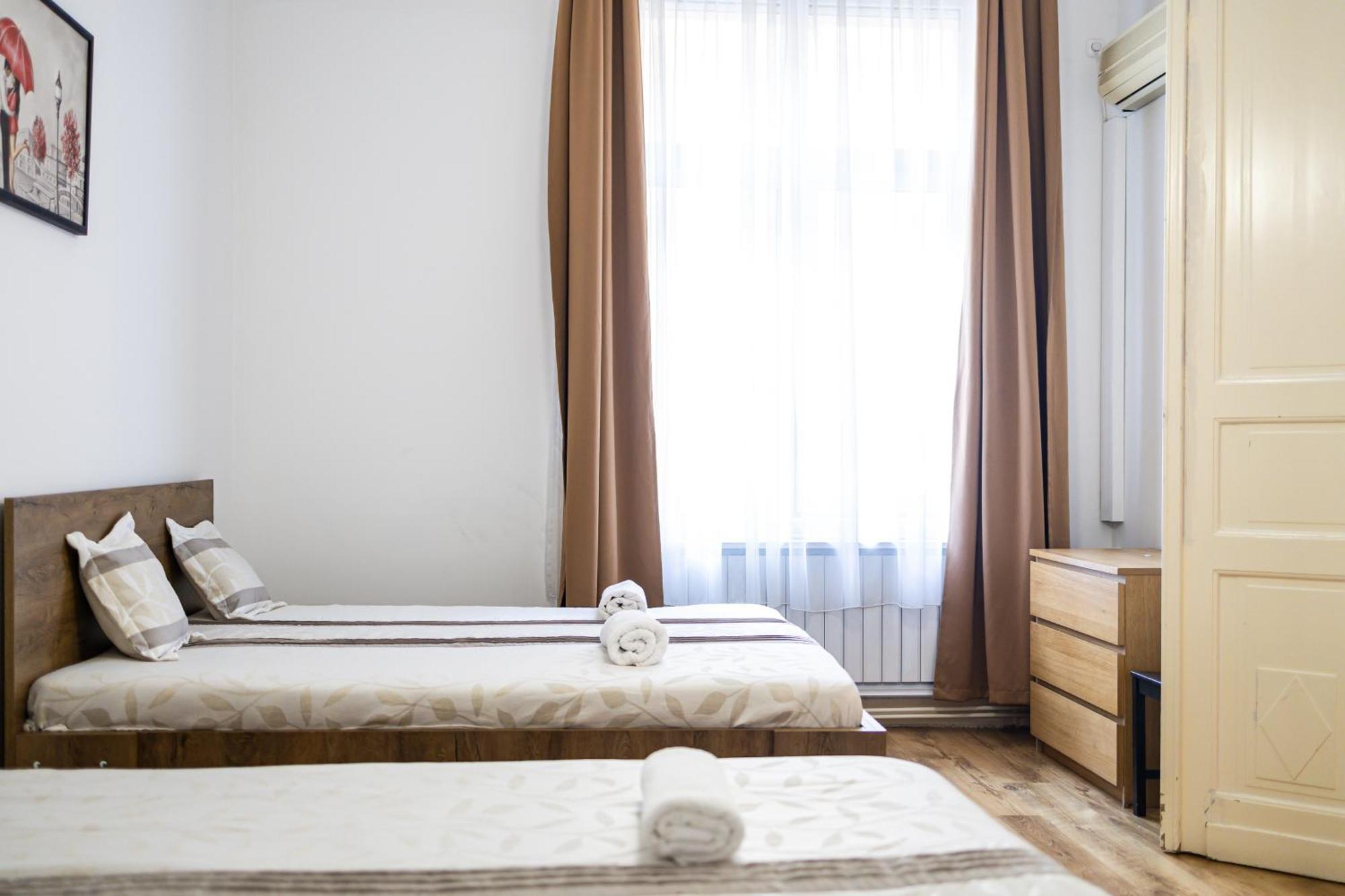 Real Apartments Lovag Budapest Extérieur photo