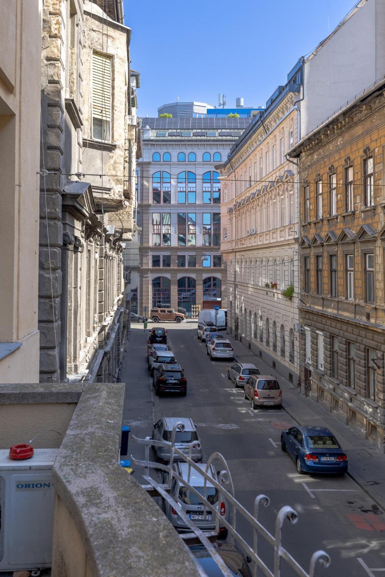 Real Apartments Lovag Budapest Extérieur photo