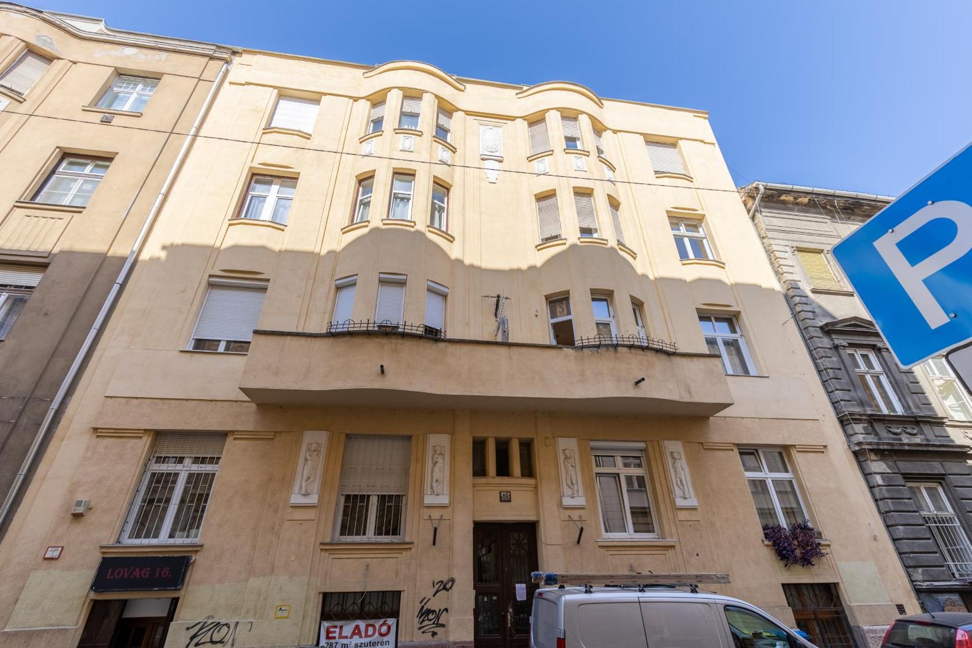 Real Apartments Lovag Budapest Extérieur photo