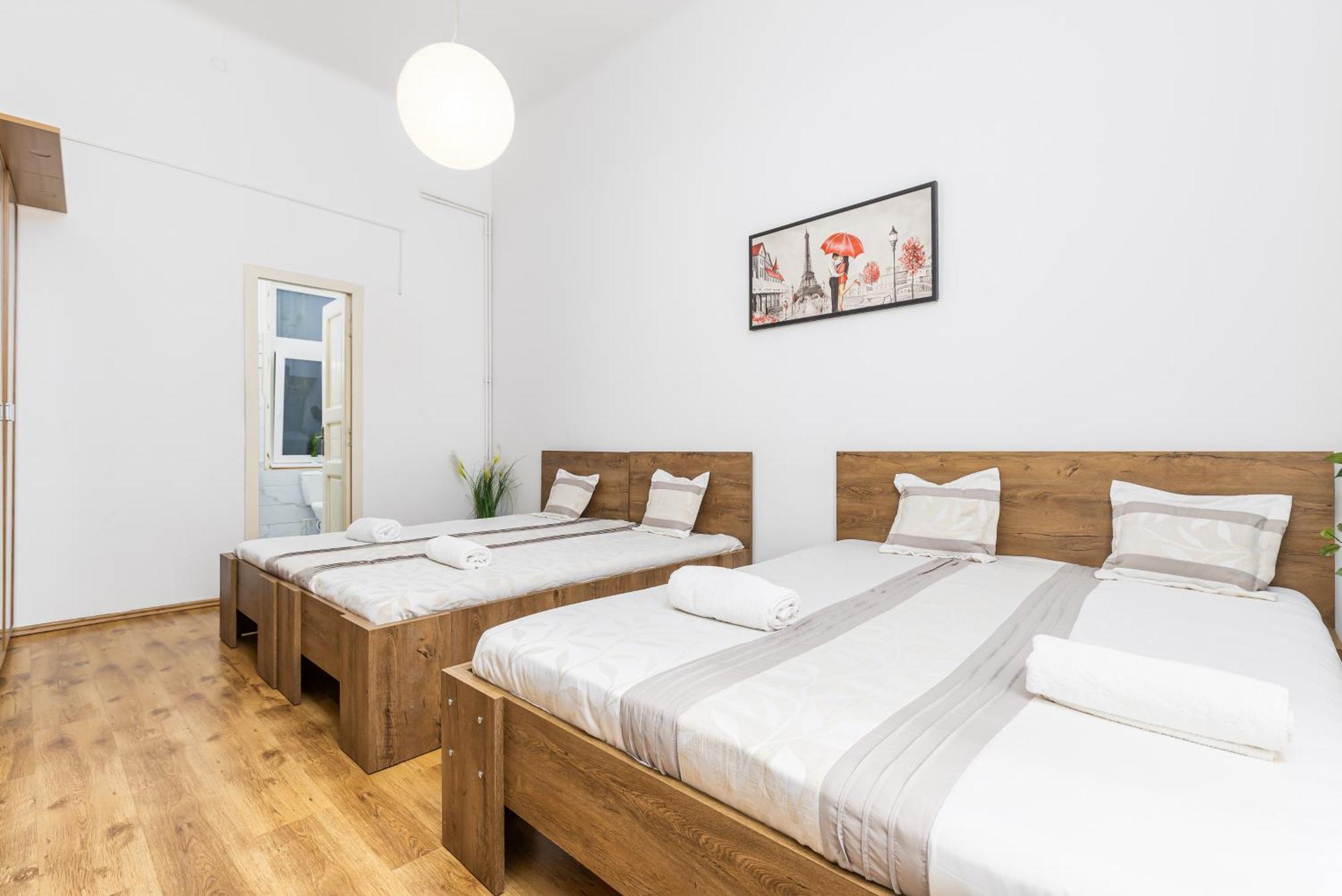 Real Apartments Lovag Budapest Extérieur photo